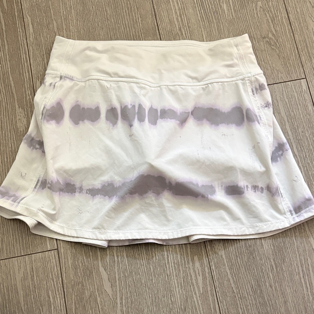 lululemon athletica White and Lilac Tie-Dye Athletic Skort Size 4